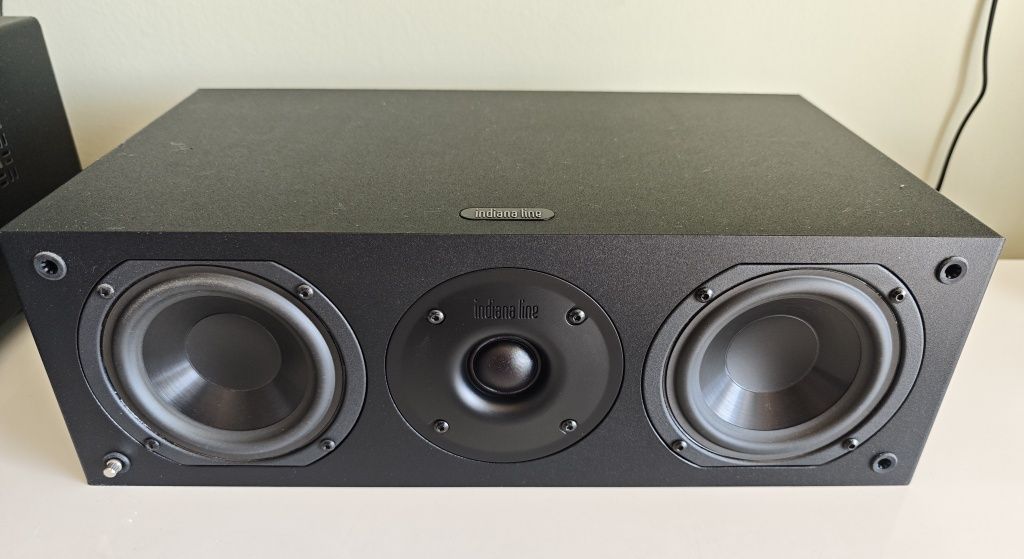 Zestaw Yamaha RX V4a + subwoofer + kolumny