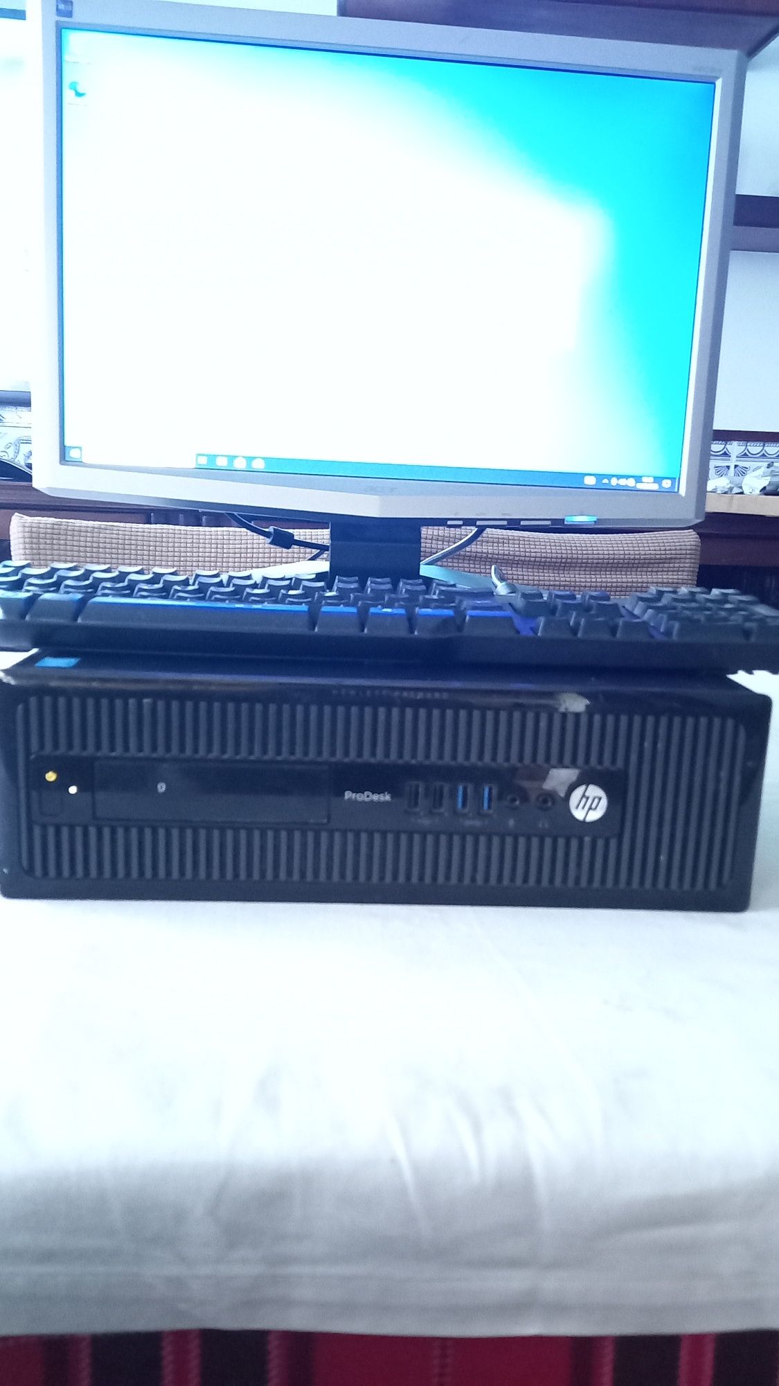 Computador HP e monitor Acer