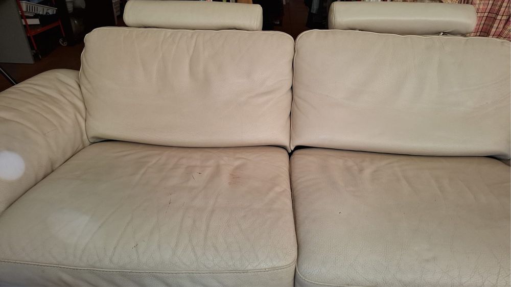 Sofa de 2 lugares, pele creme