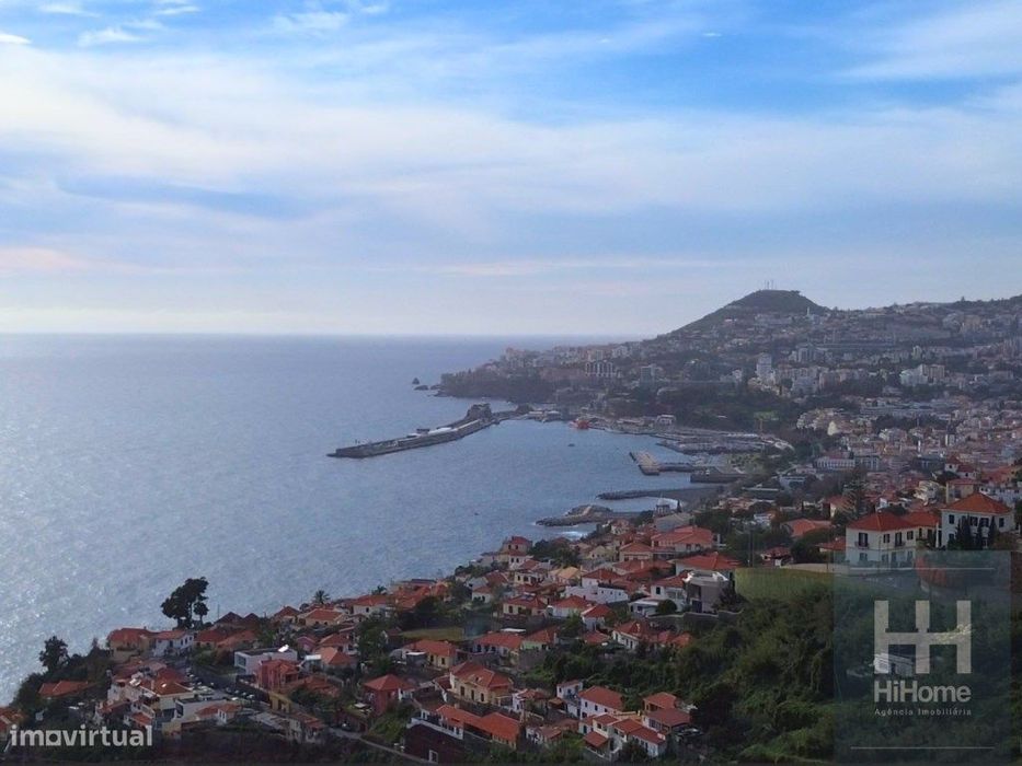 Lote de terreno em São Gonçalo com vista para a baía do Funchal
