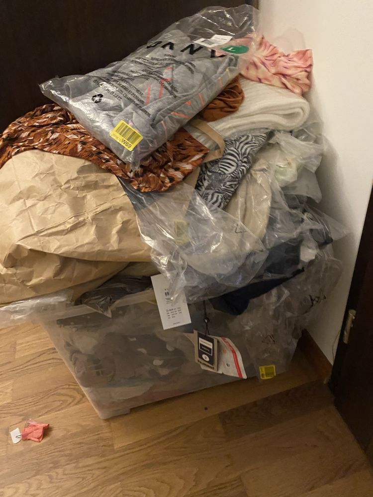 Outlet zestaw ubrań z metkami