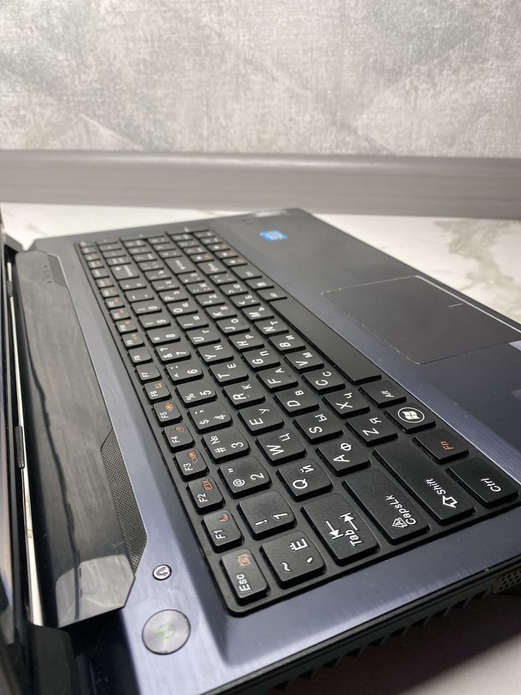 Нотбук Lenovo v580