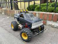 Tamiya model RC black foot ford f-150 monster truck