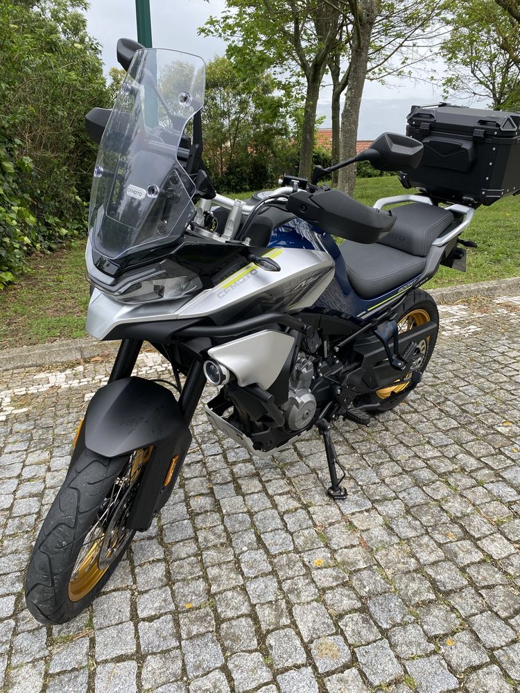 Mota CFmoto 800MT