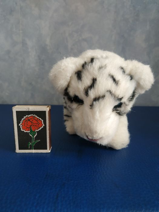 Тигриня. М'яка іграшка на батарейках.