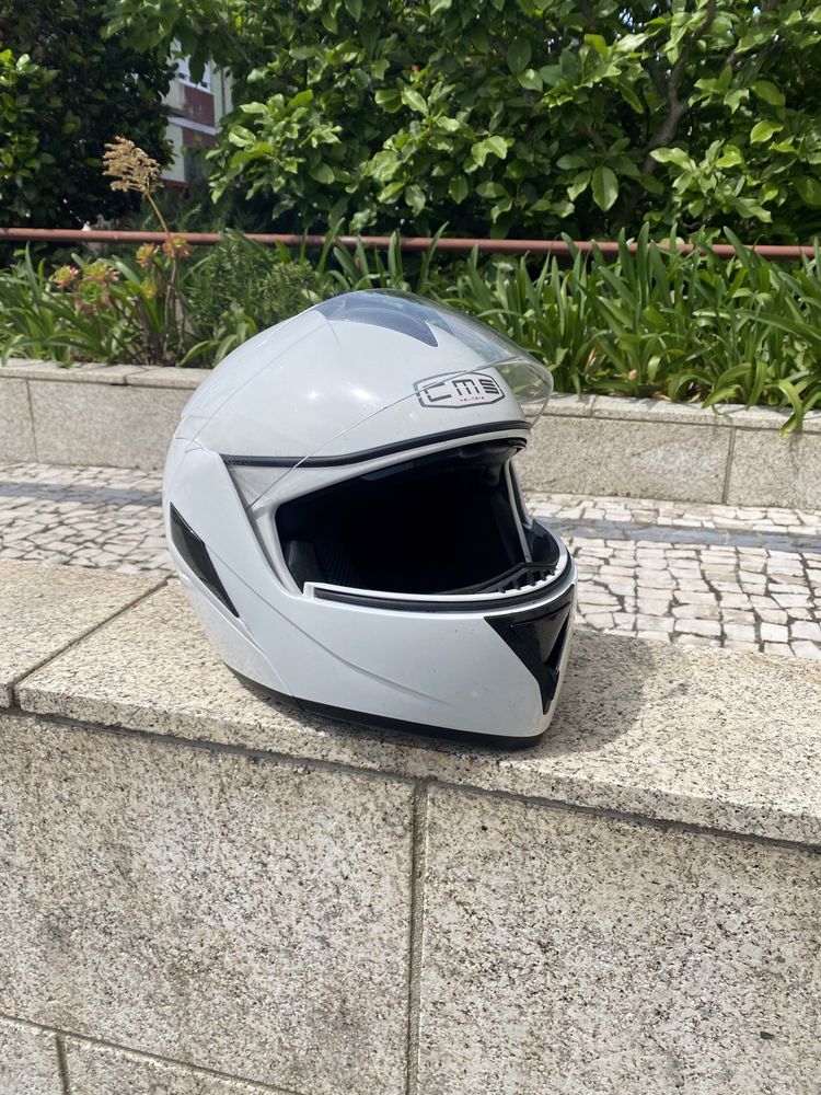 Capacete CMS em bom estado