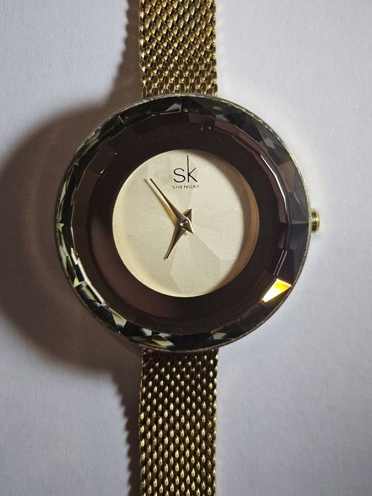 Годинник жіночій наручний  SK
