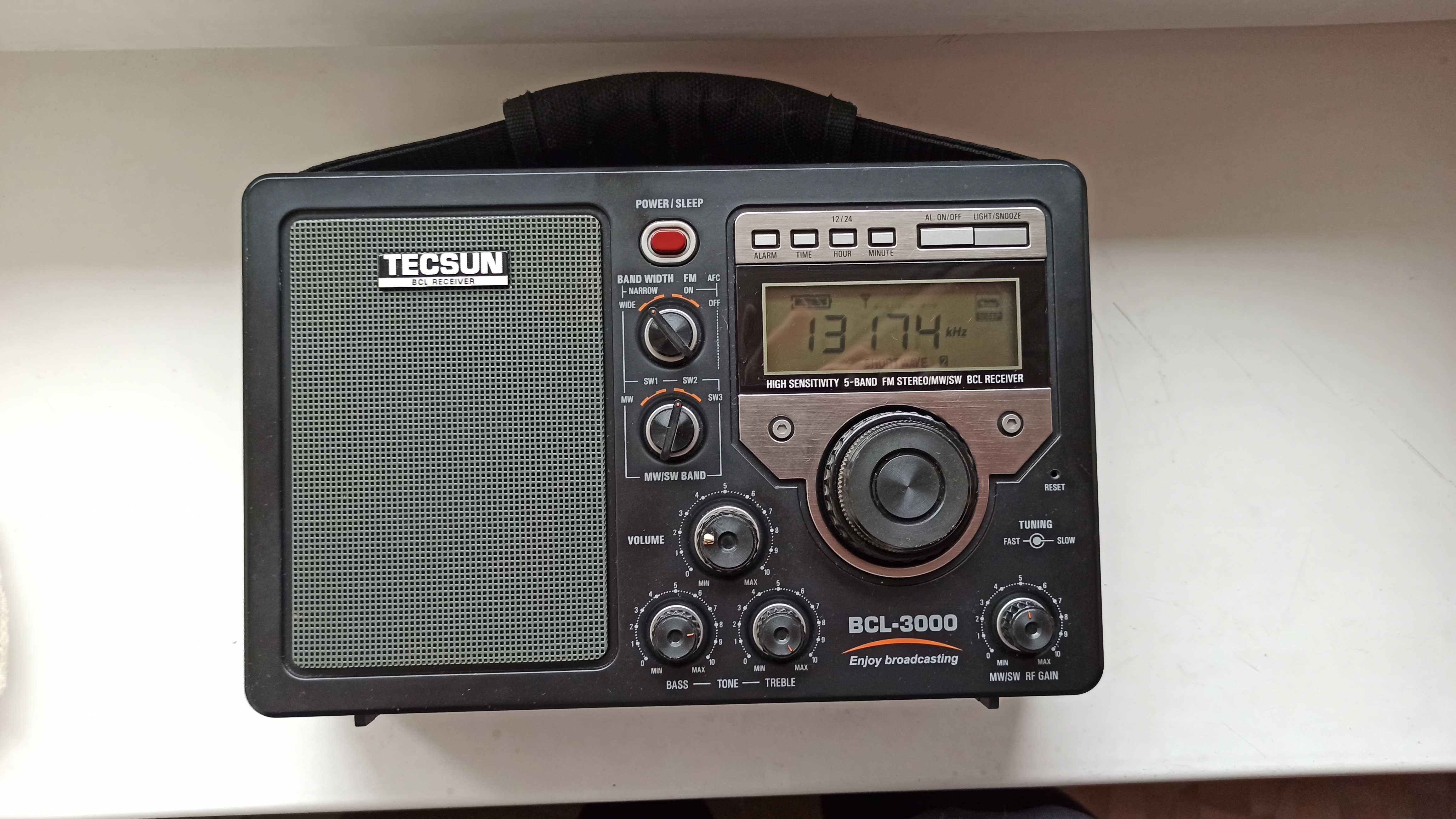 Продам радиоприемник TECSUN BCL 3000 + подарок