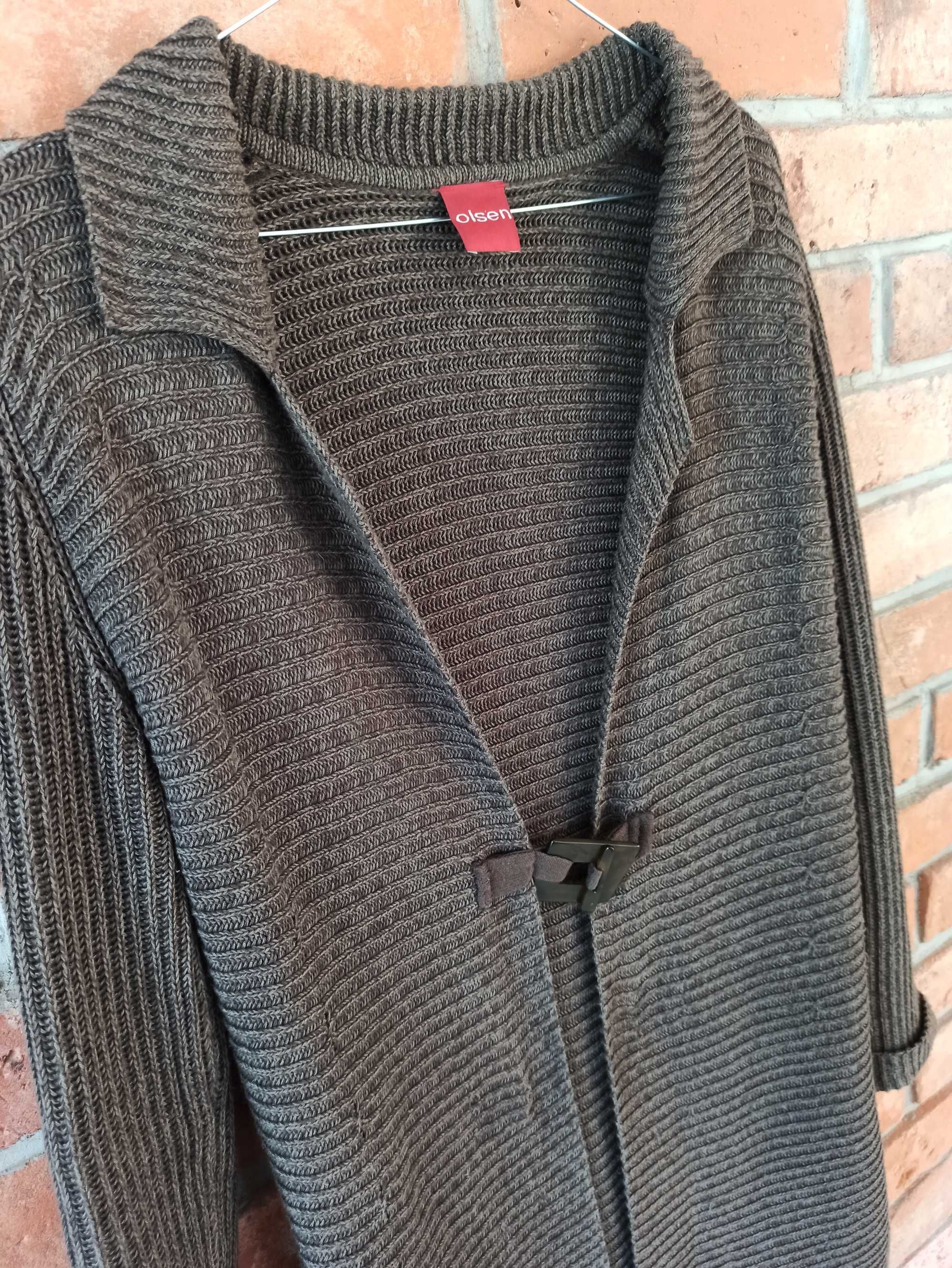 Gruby rozpinany brązowy sweter z firmy Olsen