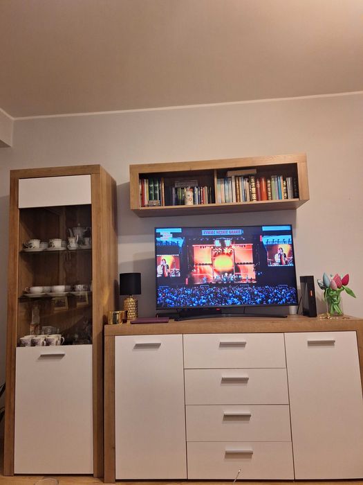 meble komody komplety witryny