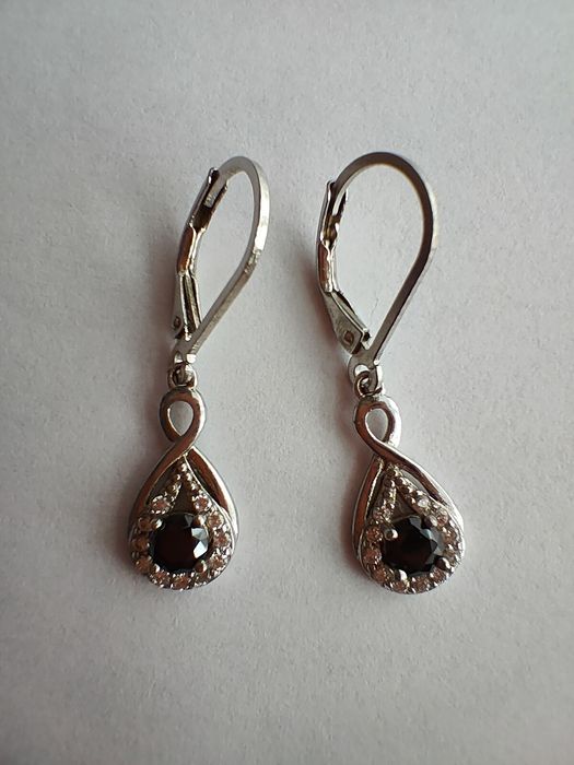 Srebrne kolczyki, przywieszka