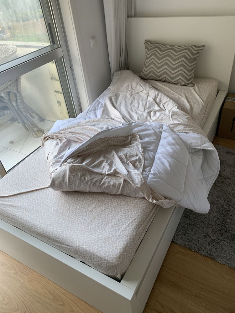 Cama e colchão novos
