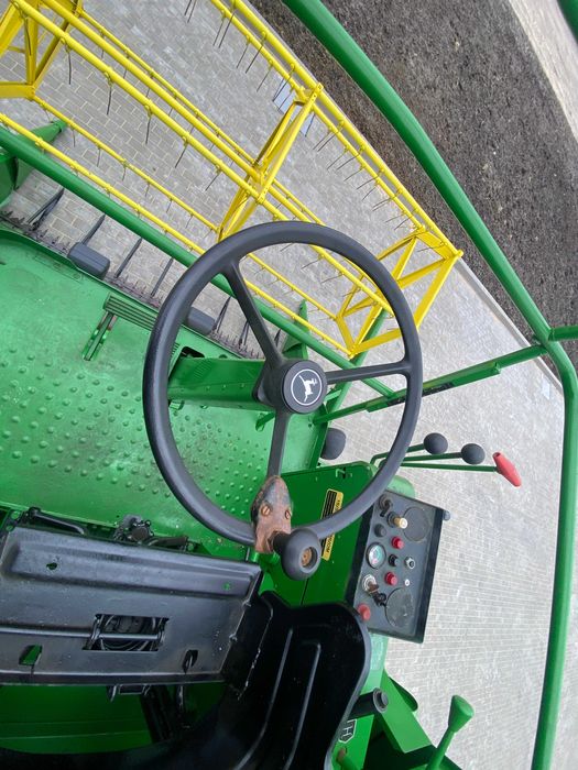 комбайн John Deere 925
