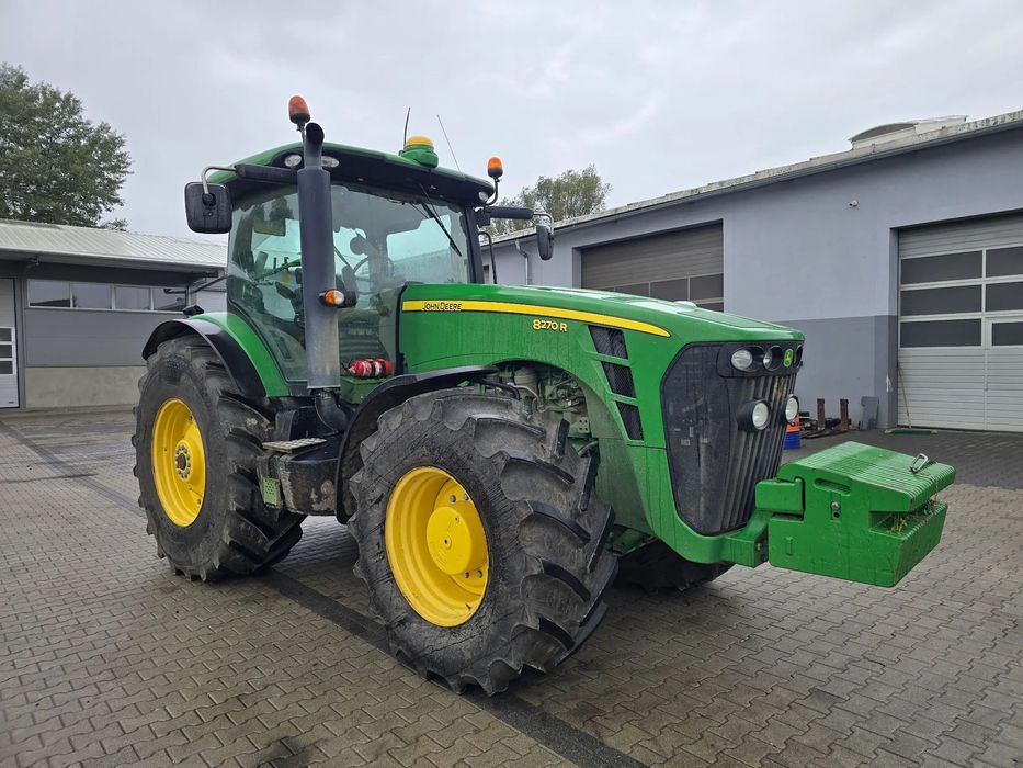 John Deere 8270R  John Deere 8270R
