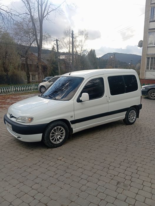 Пежо партнер пасажир