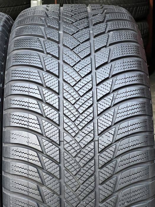 Шины зимние 255/50/R18 Bridgestone Blizzak LM-001