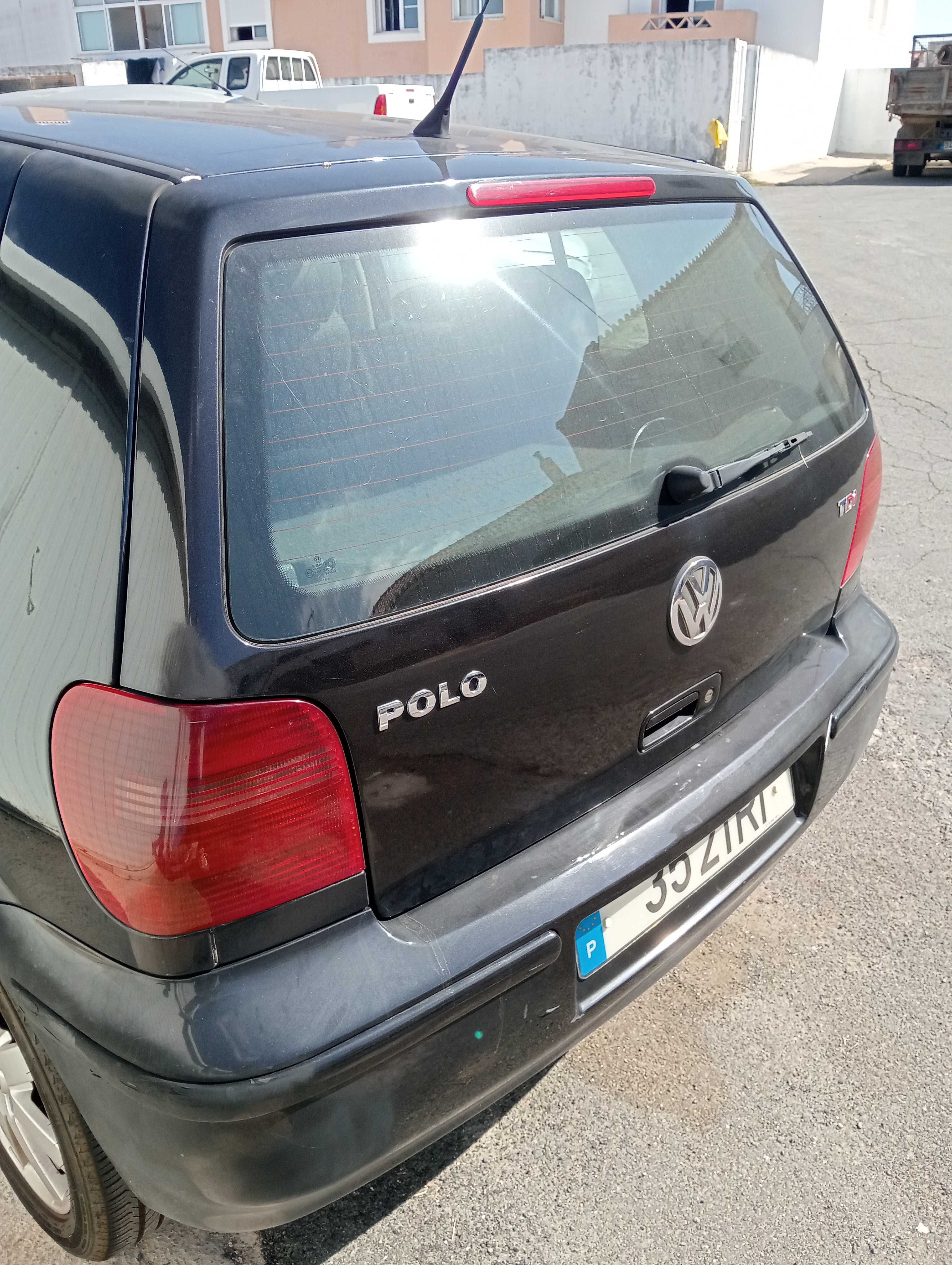 Vendo ou troco por carrinha fechada comercial