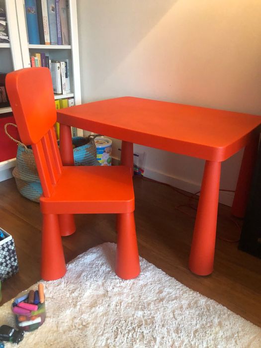 Zestaw Ikea mammut stolik plus krzesło kolor czerwony