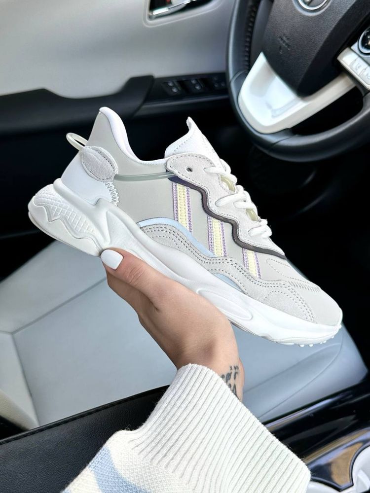 Жіночі кросівки Adidas Ozweego