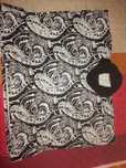 Poncho cor preto e branco