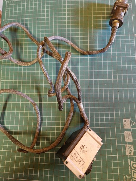 Element z rosyjskiego samolotu wojskowego - swój/obcy