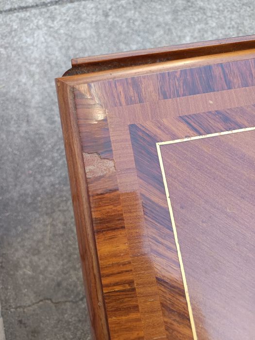 Mesa de centro ao estilo inglês