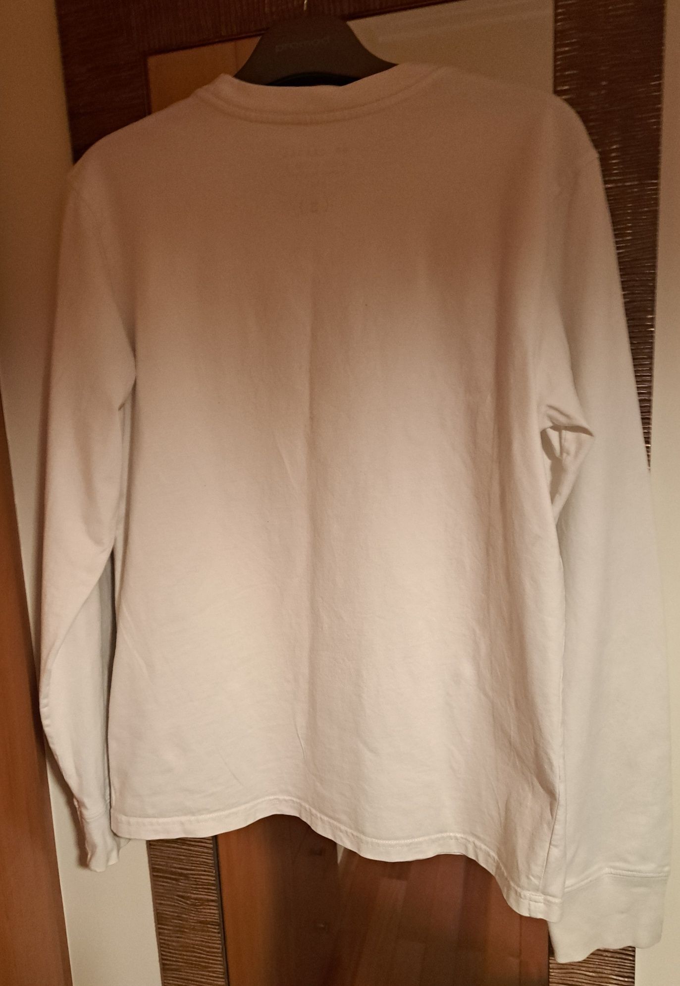 Camisa Branca T.S - Manga comprida com cotoveleiras  cinza