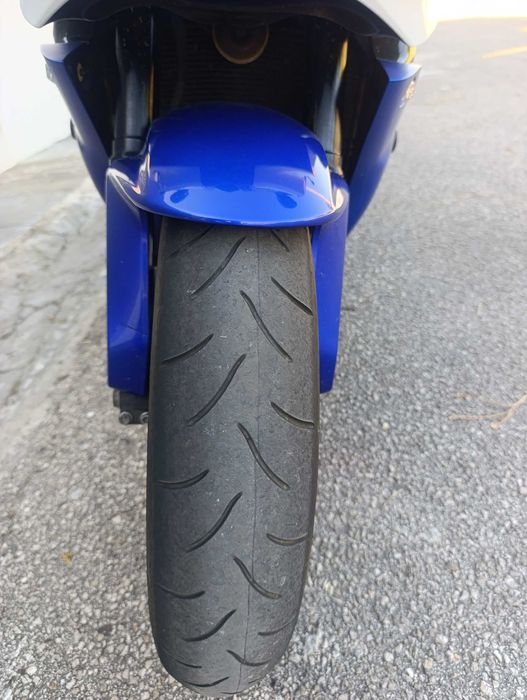 Honda CBR 600rr azul