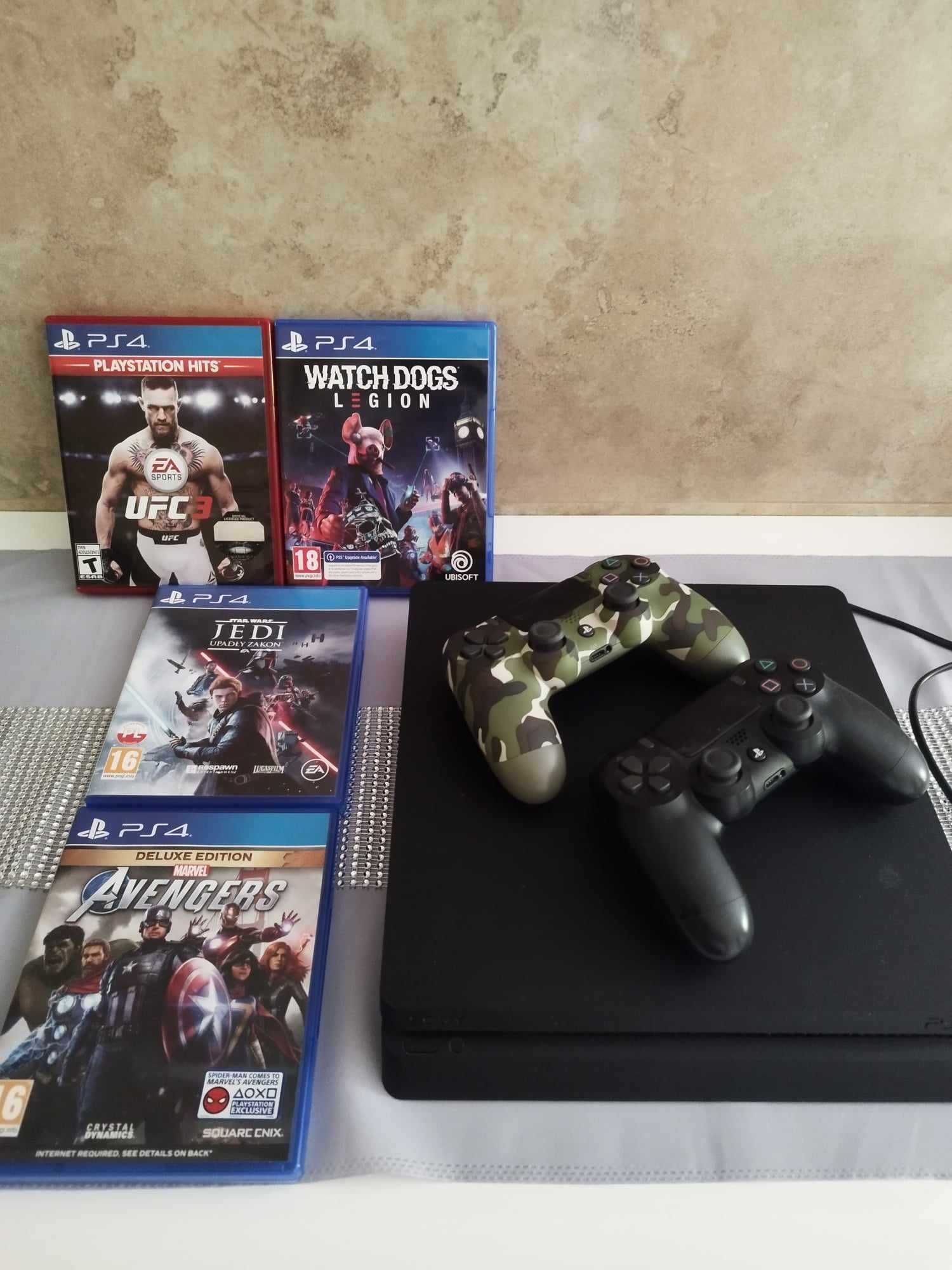 KONSOLA PlayStation 4 plus gry