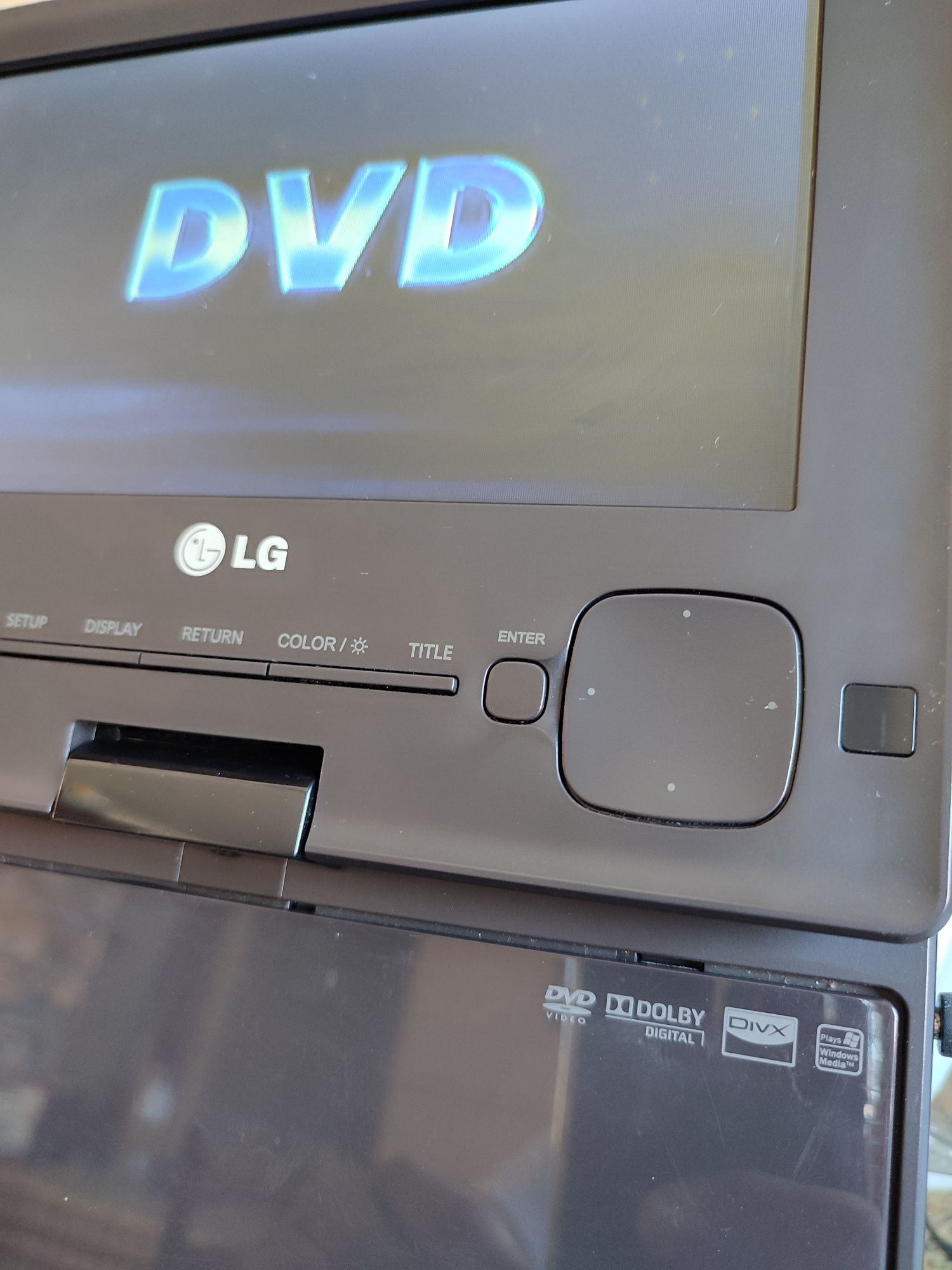 DVD portátil LG écran rotativo com comando.