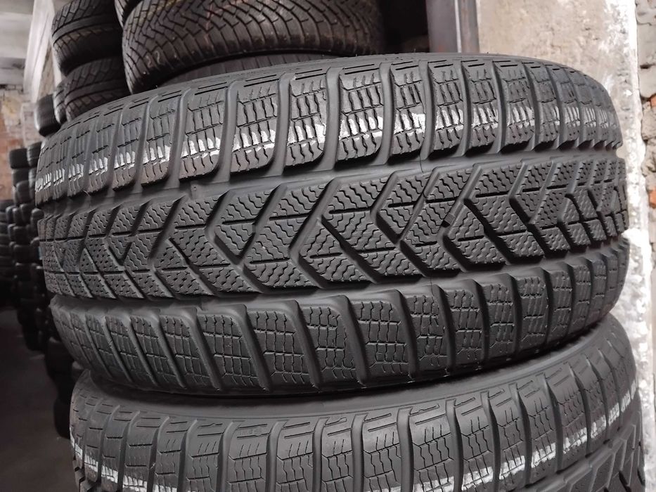 Шини бу 235/40 R18 Pirelli Sottozero 3 Пара Зима