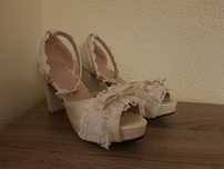 Sapato de Cerimónia com renda