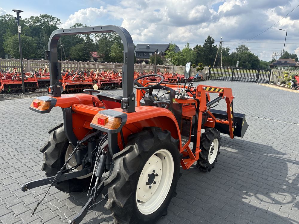 Mini Traktor Kubota KL-23 23km z ładowaczem czołowym tur4x4 Super stan