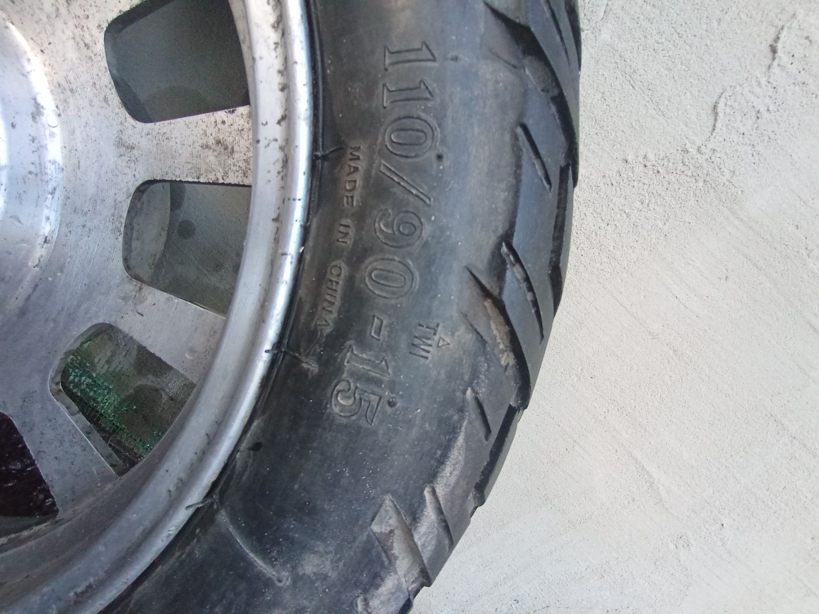 Продам колесо R15 задне