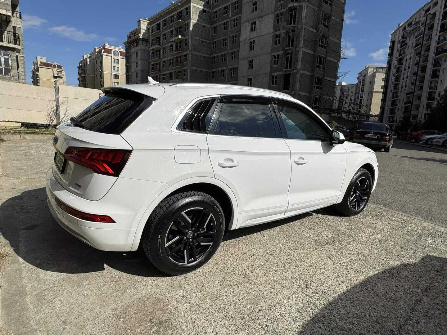 audi q5 2020 шкіряний салон повний привід