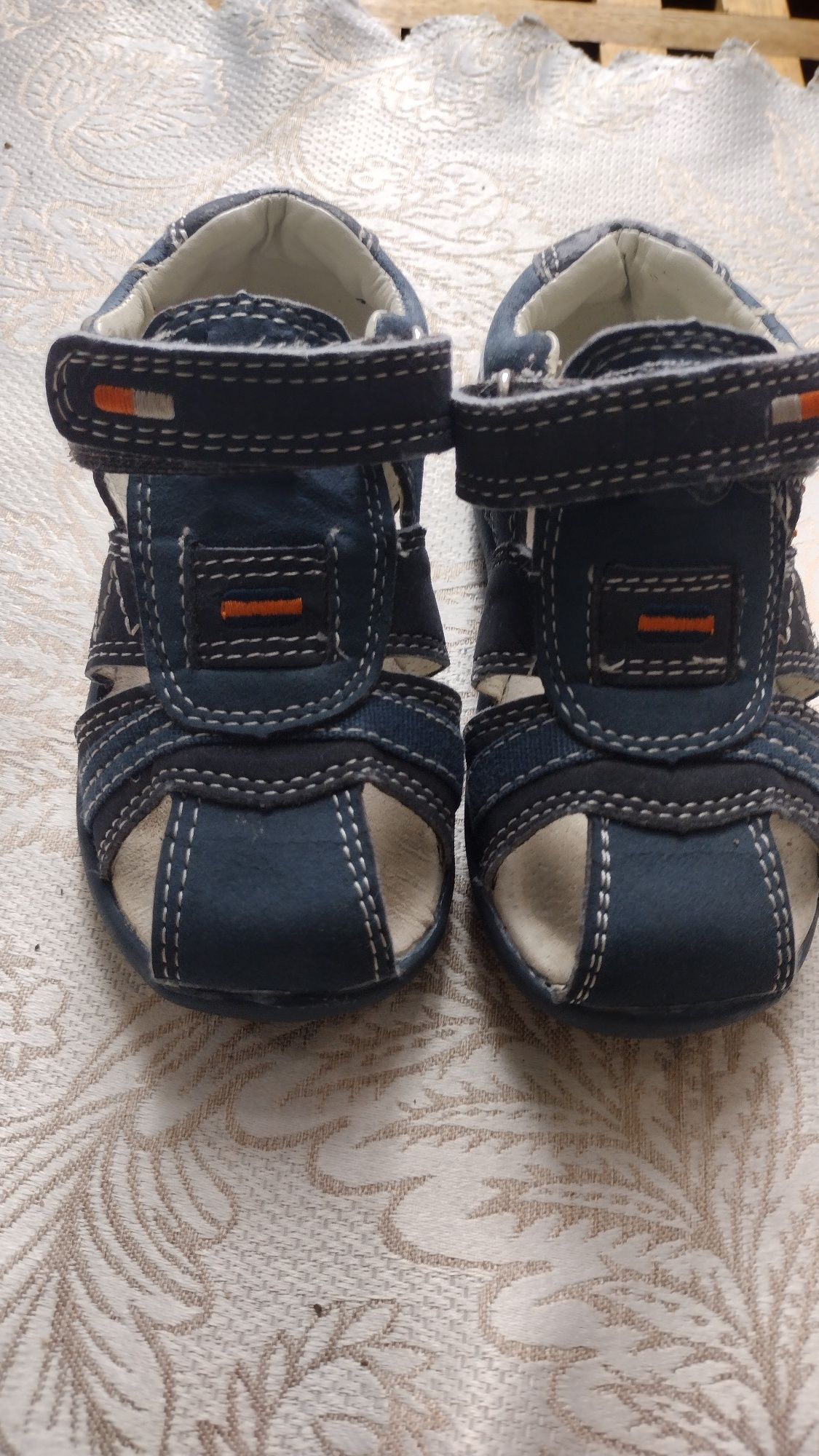 Sandałki buciki niemowlęce r.20