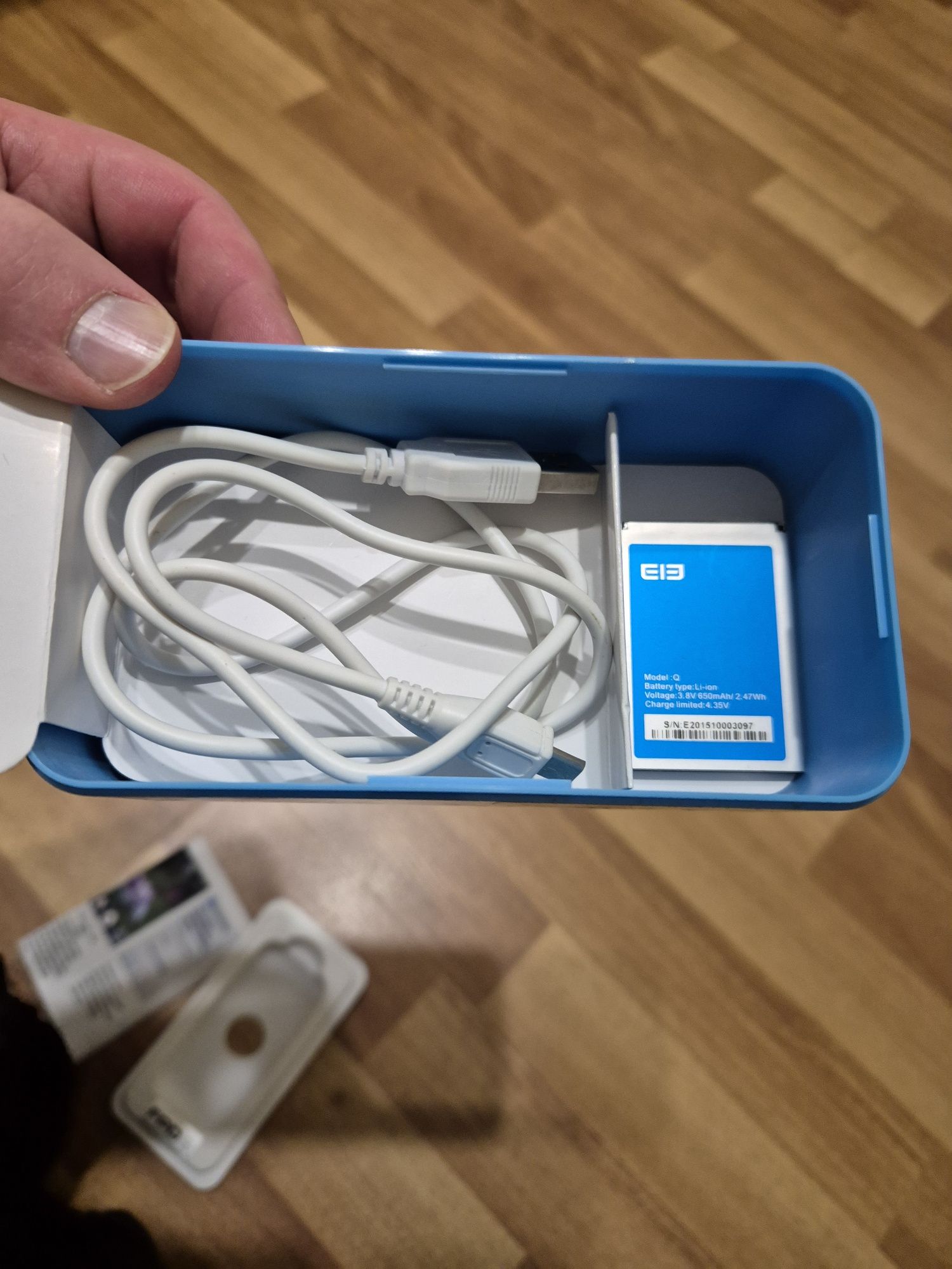 Міні телефон, elephone