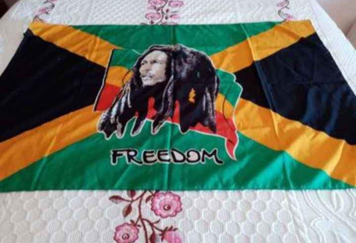 Bandeiras do Bob Marley mais CDs