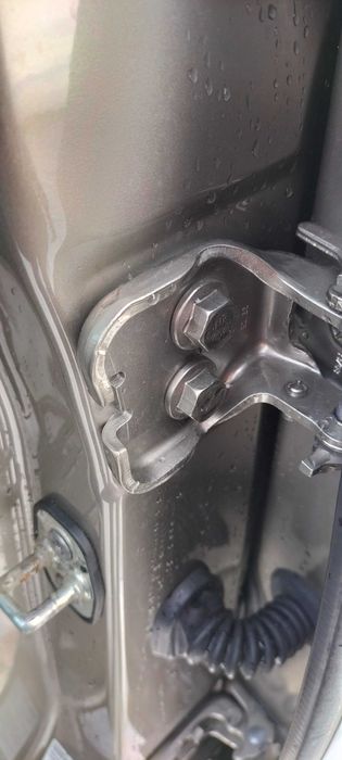 Чудовий автомобіль кросоверр.