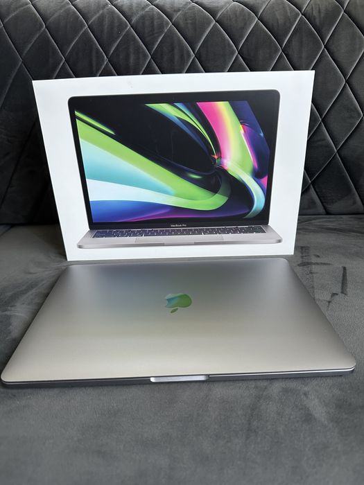 Macbook Pro M1 16 GB RAM 1 TB SSD