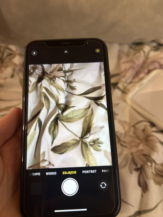 Iphone xr pamiec 64 gb bateria 100%