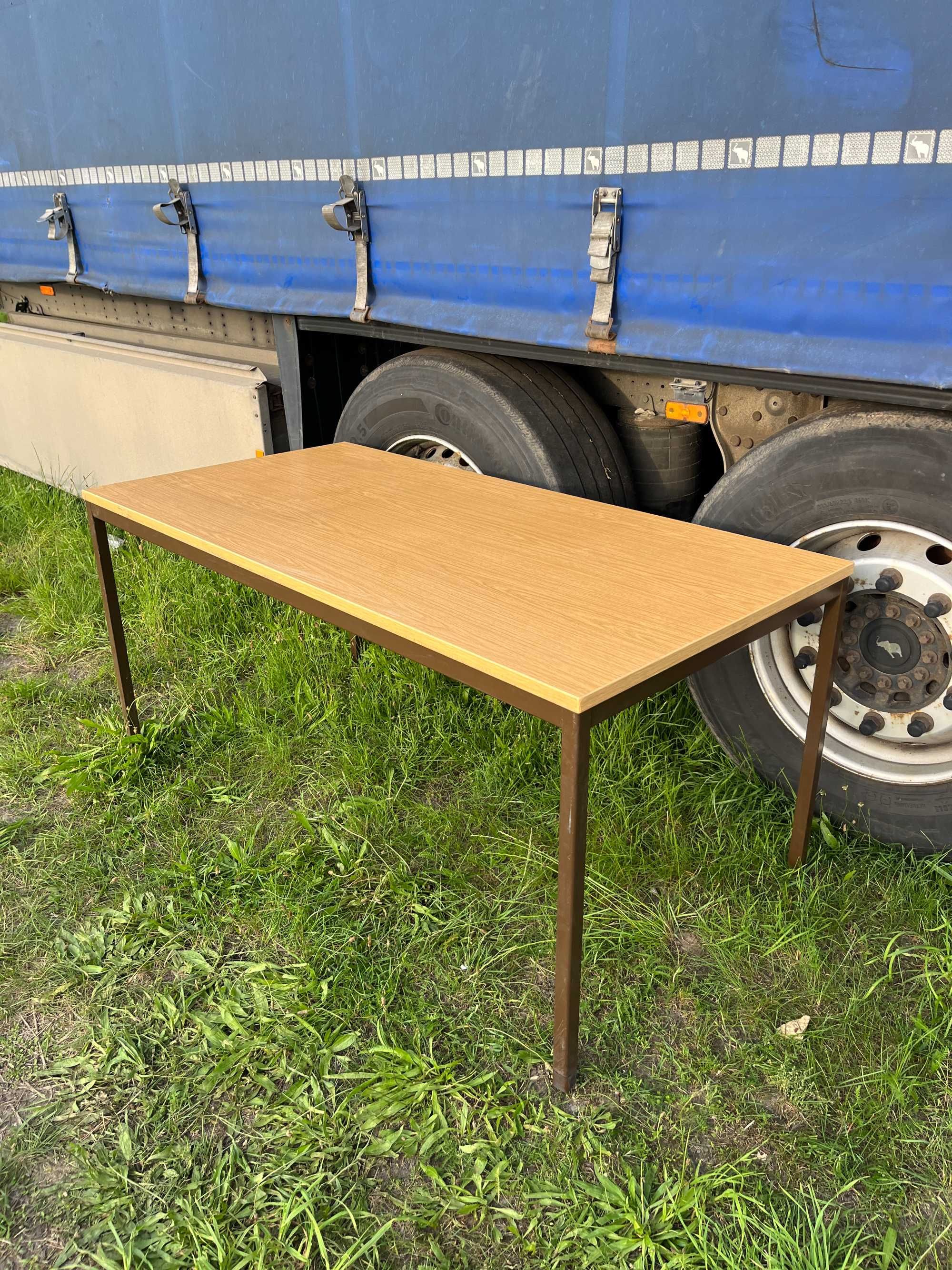 Stół na metalowym stelażu 160x 80, Super stan.