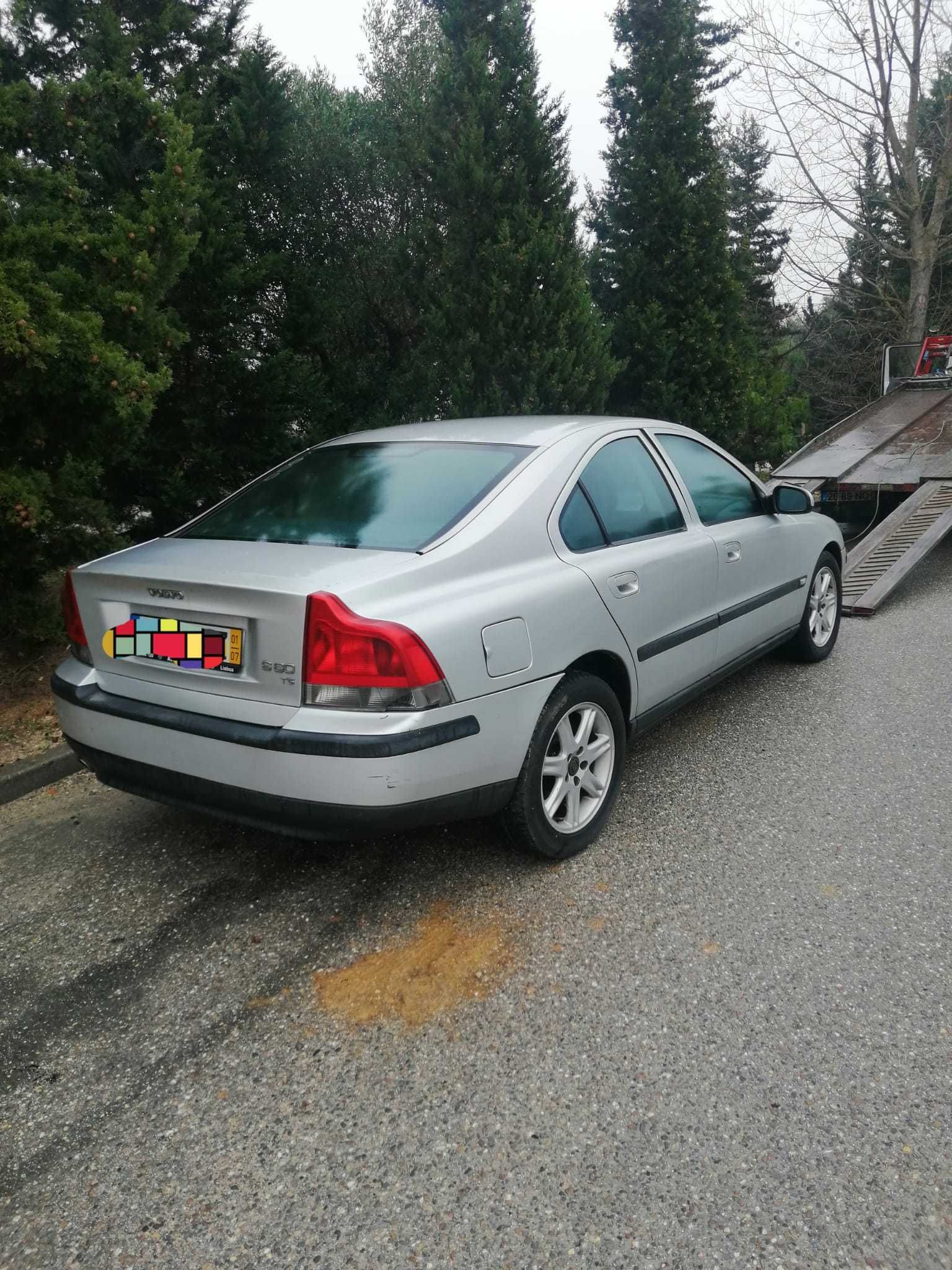 Carro Volvo S60 de 2001 para peças