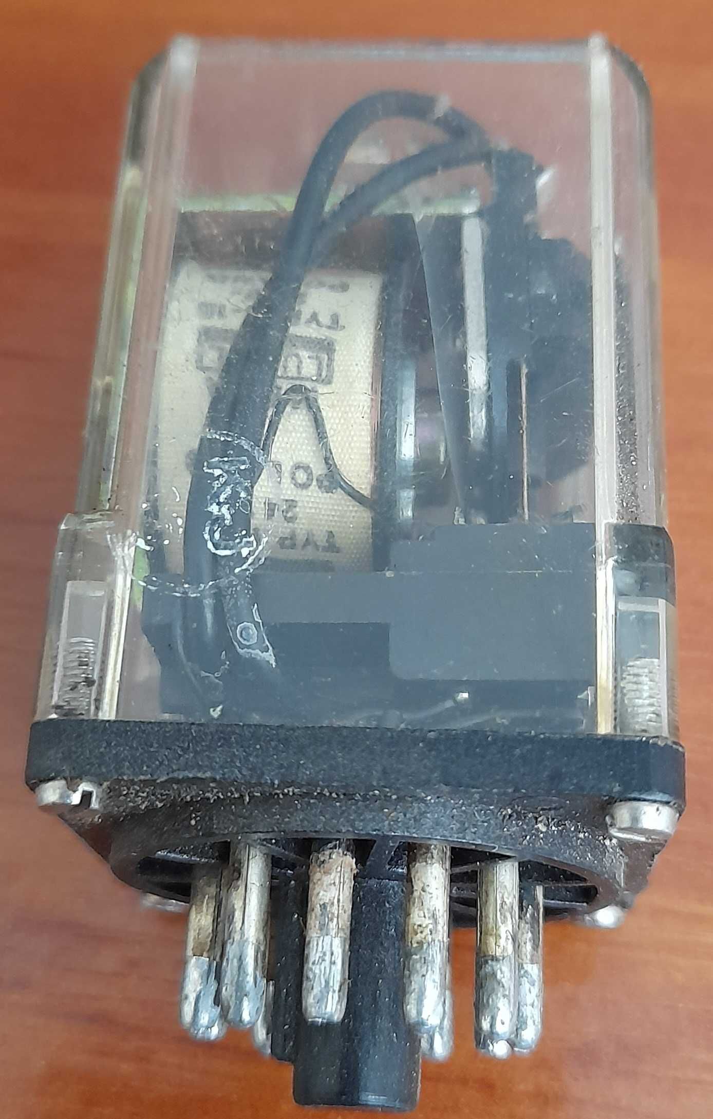 Реле промежуточное R15 3PDT 10A 220V AC