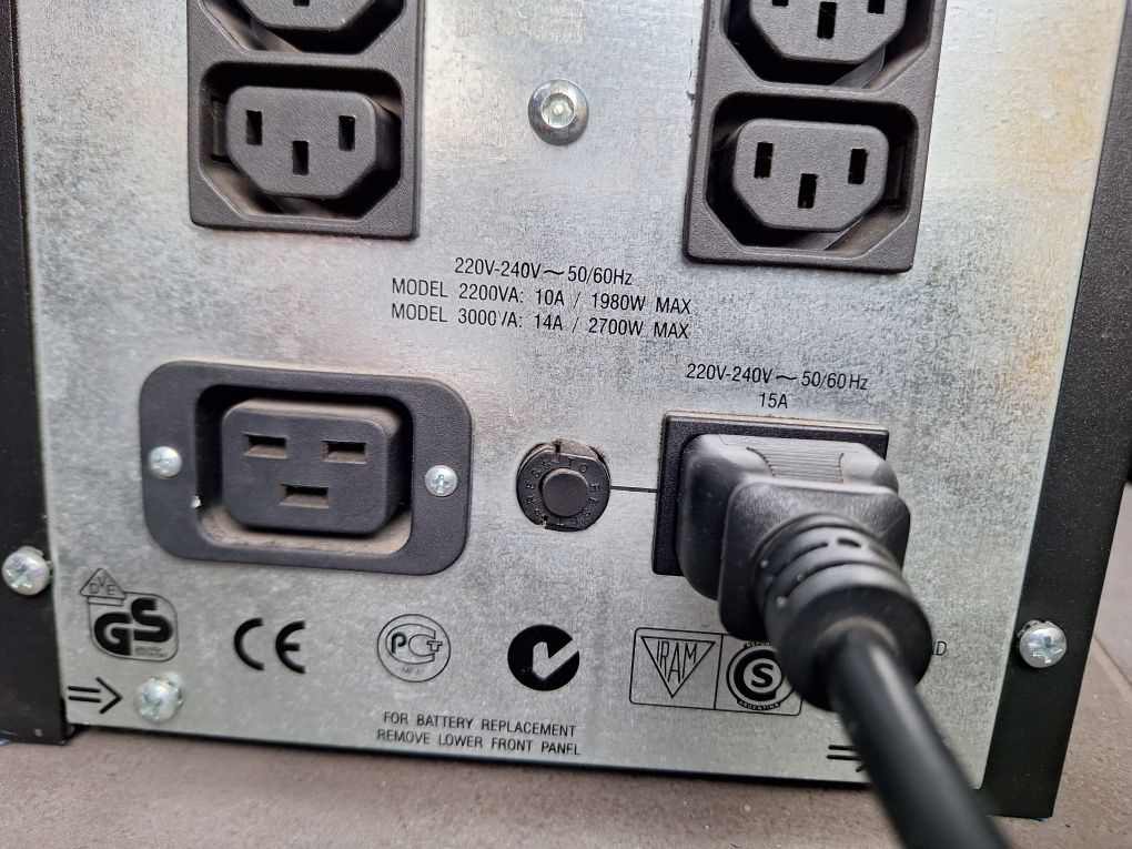 APC Smart-UPS 3000