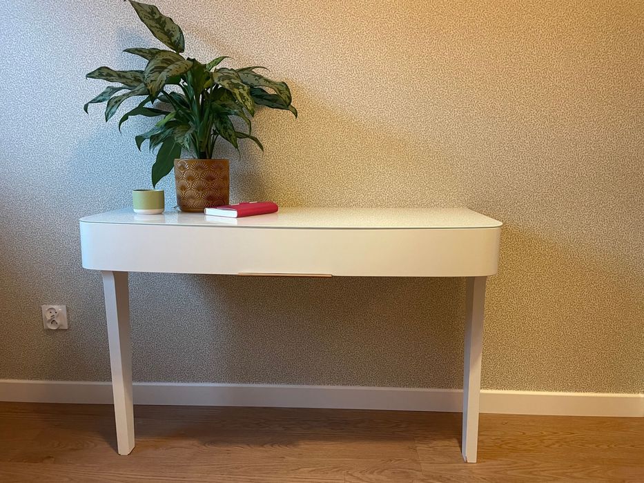 biurko toaletka biała szklany blat paged melody