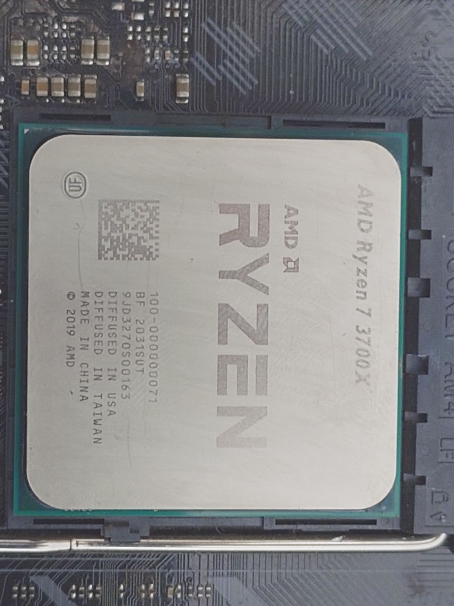 Komputer gamingowy Ryzen 7 3700x Radeon 5600xt