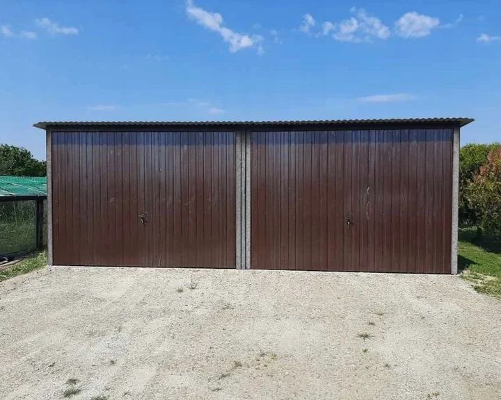 Garaż blaszany dwustanowiskowy 6x5m ciemny brąz - Dach jednospadowy, B