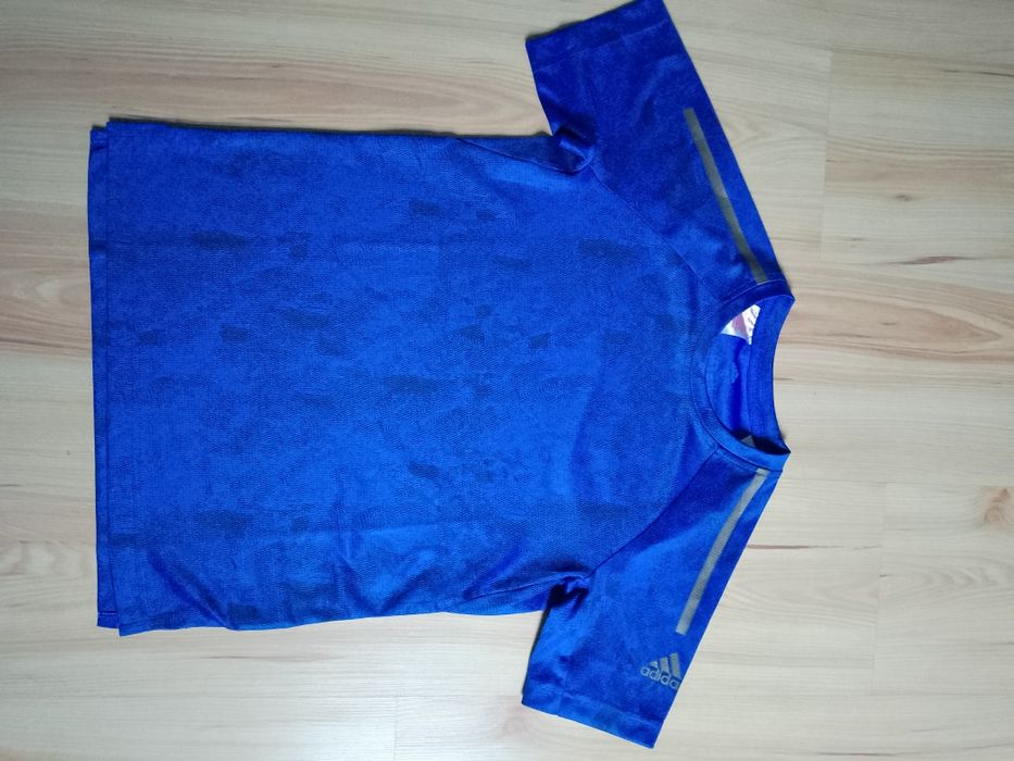 Adidas niebieska koszulka sportowa 140