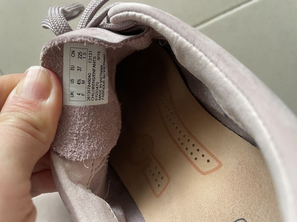 Sapatilhas em pele da Clarks